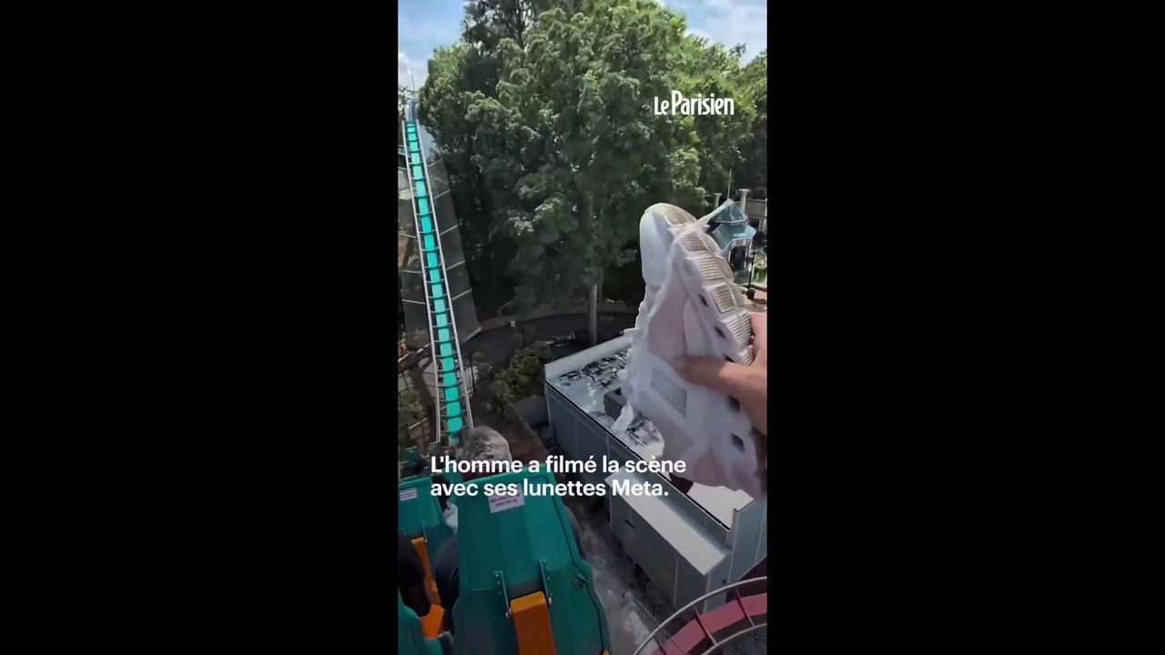 Une chaussure rattrapée en plein vol dans des montagne russes