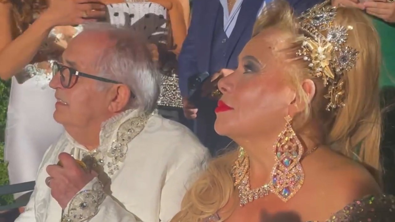 Carmina Barrios celebra sus bodas de oro por to...
