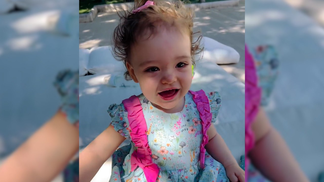 La emoción de Ana Obregón al ver a su hija Anita tararear y bailar la canción 'Flowers' de Miley Cyrus