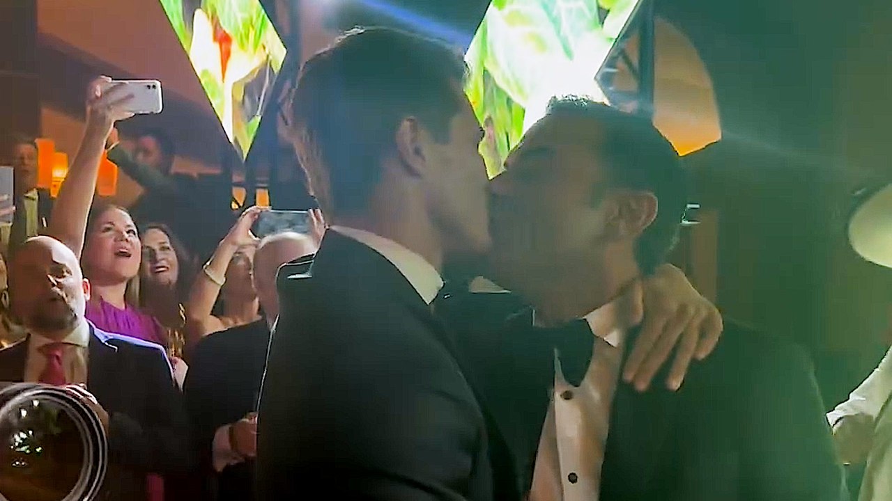 De la entrada triunfal de los novios al baile con mariachis: todos los detalles de la boda de Antonio Rossi y Hugo Fuertes