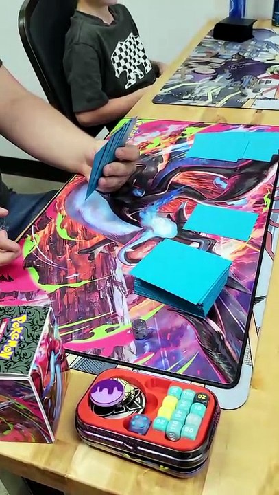 Riley Plays Some Pokémon TCG! 😃