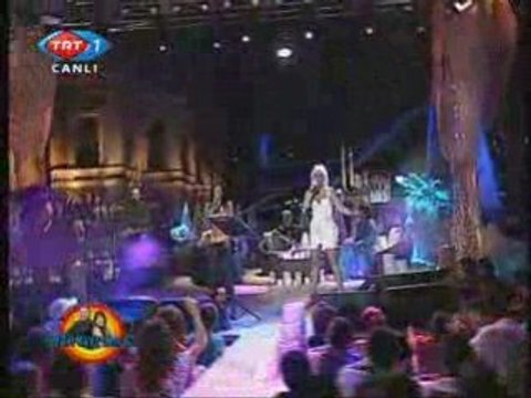 HANDE YENER - IP @ CIFTE KAVRULMUS