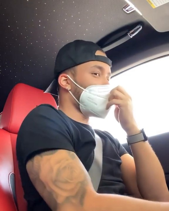 Prince Royce dona su plasma