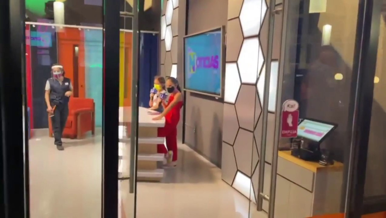 Las hijas de Jacky Bracamontes siguen sus pasos como conductoras de TV