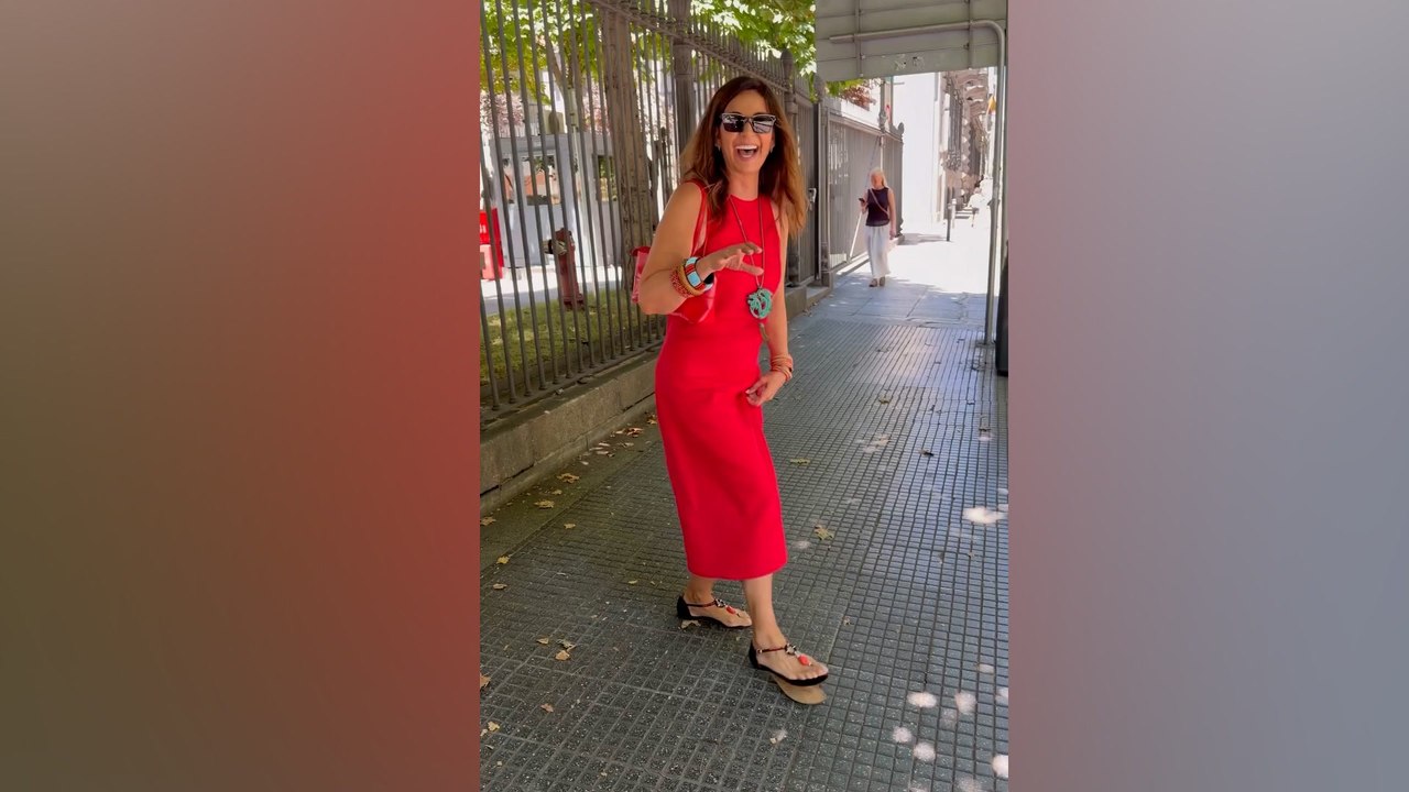 El momento 'tierra, trágame' de Mariló Montero, descalza en plena calle Muchas gracias!