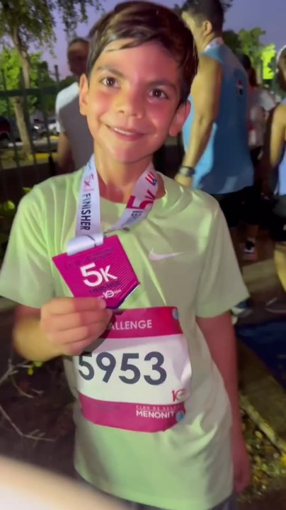 Alejandra Espinoza Llega A La Meta De Su Primera Carrera Junto A Su Esposo E Hijo