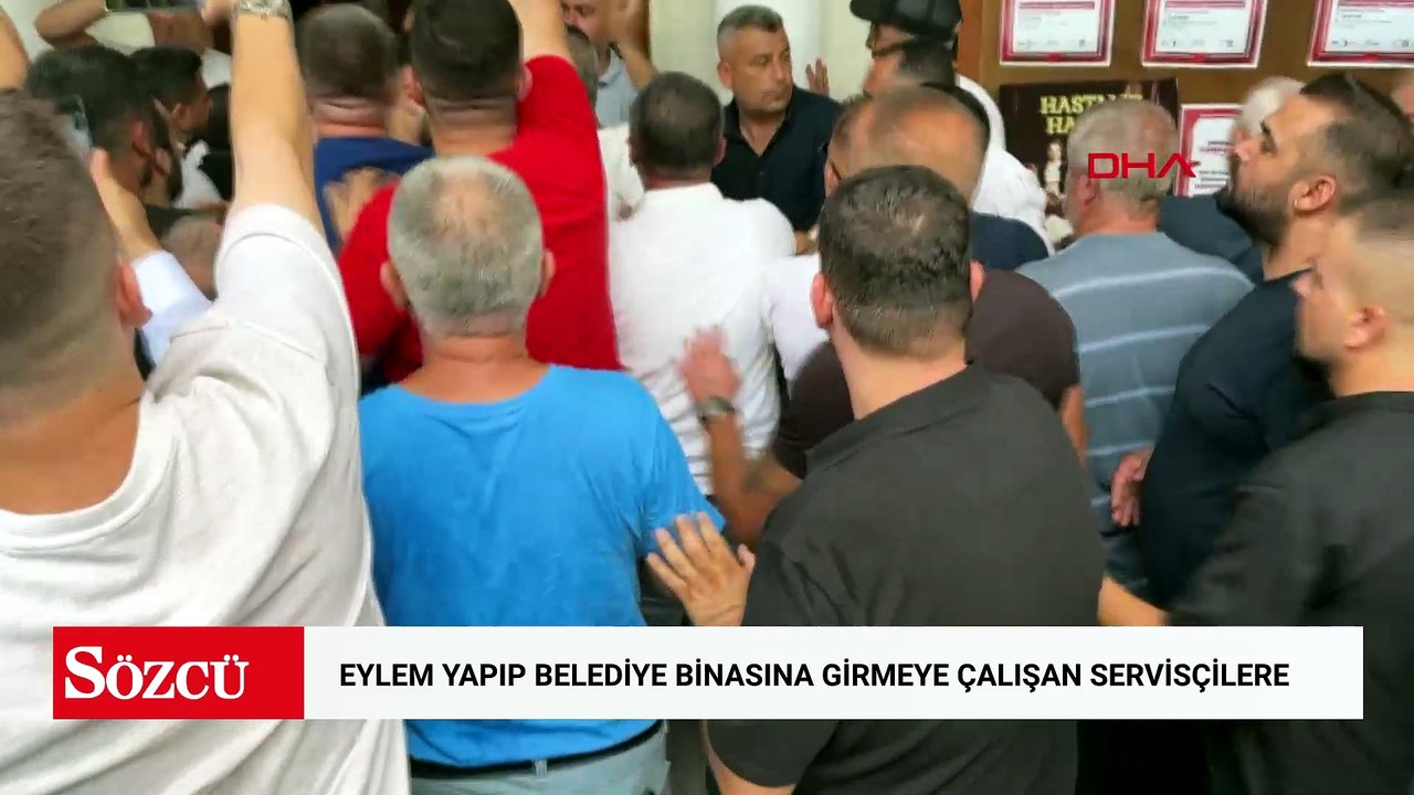 Eylem yapıp belediye binasına girmeye çalışan servisçilere