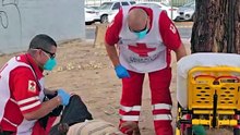 Atiende Cruz Roja a hombre por posible agotamiento por calor