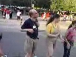 3 blind people singing in old Montreal