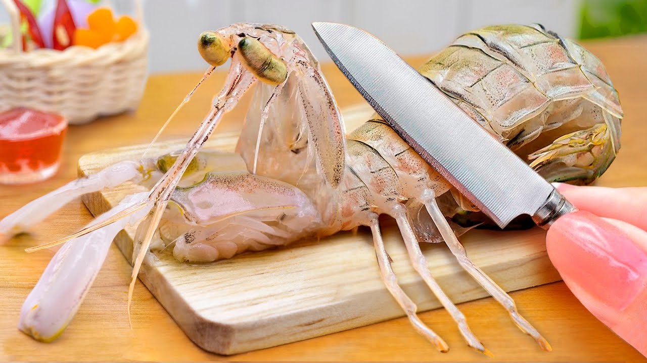 Catching Mantis Shrimp at Sea and Cooking in Miniature Kitchen with Mini Yummy - ASMR Food Video