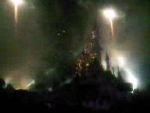 Suite feu d'artifice 13 juillet a disney