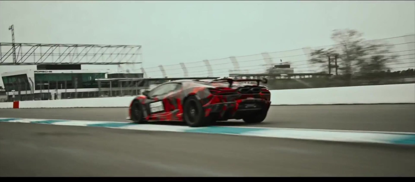 Der neue Lamborghini Revuelto SV fährt einen Rundenrekord auf dem Hockenheimring