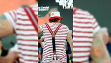Jovanotti omaggia Guccini: sul palco di Olbia il minuto di silenzio per il "Maestrone" scomparso - VIDEO