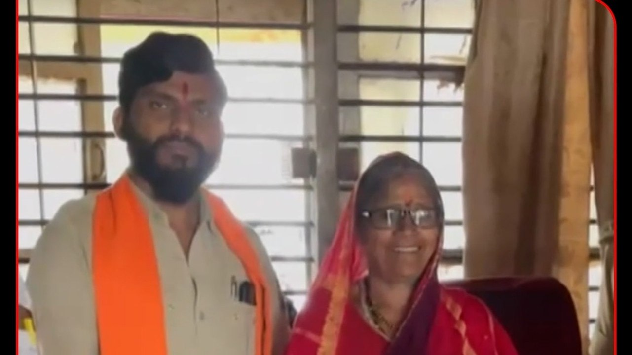 महाराष्ट्र में बस कंडक्टर ने पेश की ईमानदारी की मिशाल, महिला को लौटाए दो साल पुराने पैसे