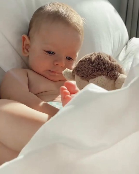 El hijo de 'Chicharito' Hernández presenta a su mejor amigo
