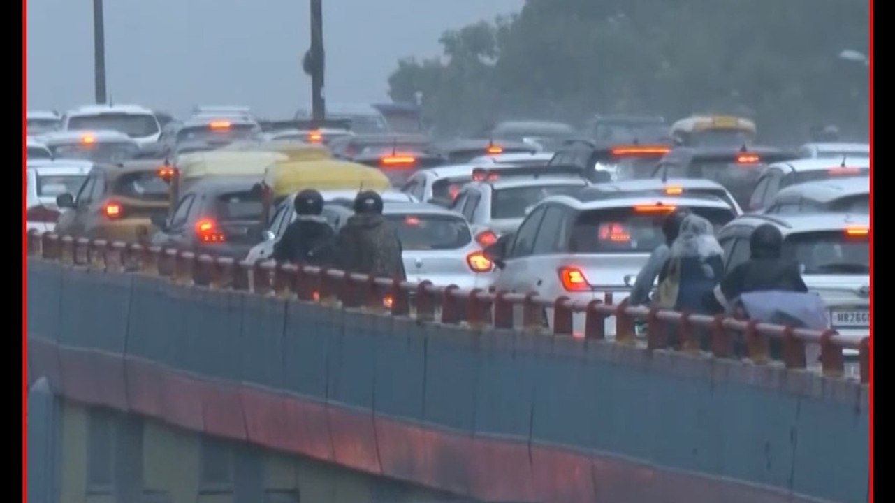 Delhi-NCR में मूसलाधार बारिश से थमी रफ्तार, मौस...