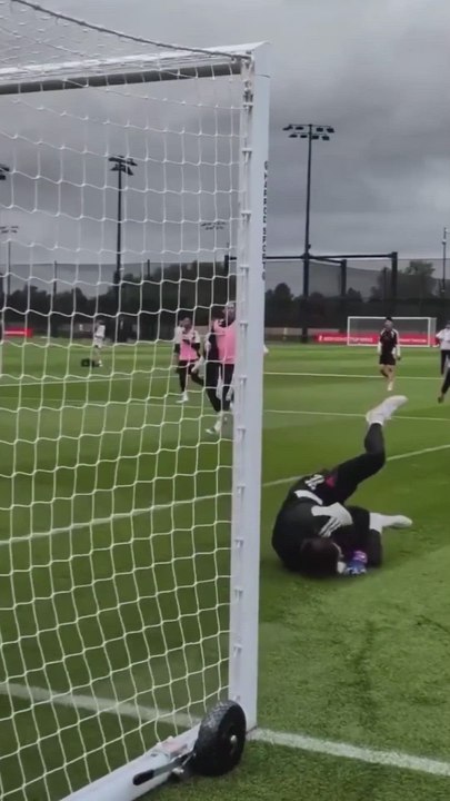 Las primeras imágenes de Víctor Muñoz con el Liverpool: tiene un talento descomunal