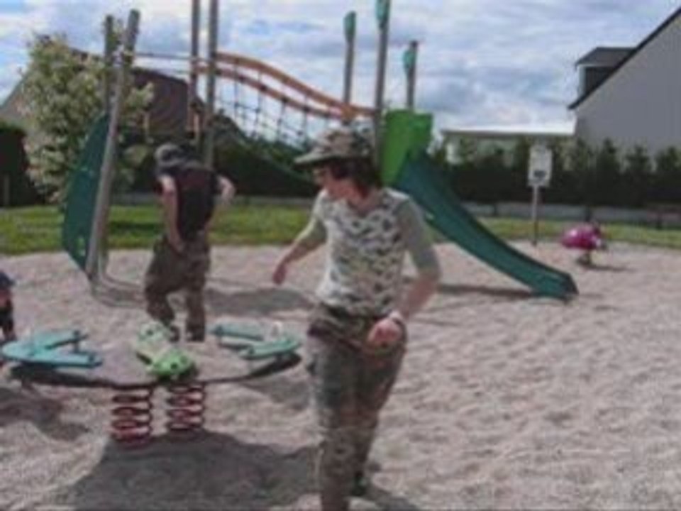 Best of du clip sur ''Generation'' des Simple Plan