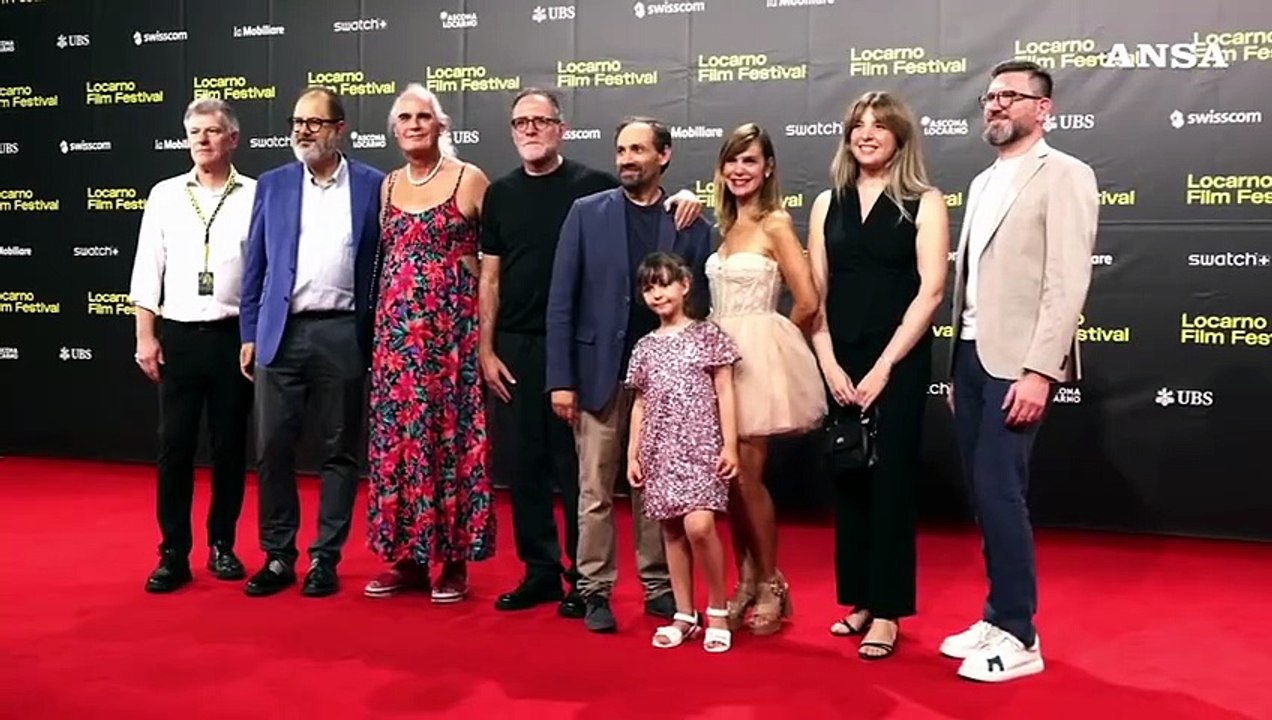 Armony, Mastandrea diretto da Albertini presenta la sua famiglia diversa ma felice
