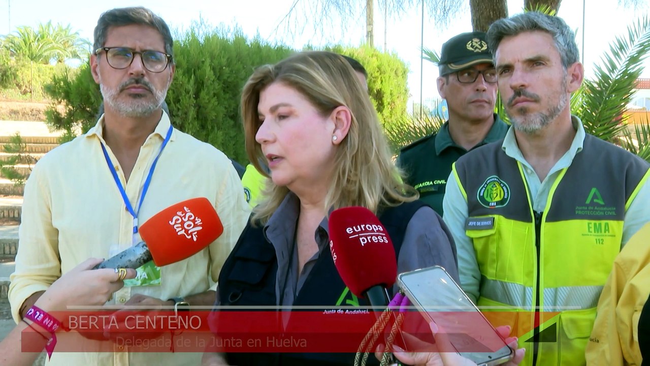 Aumentan a 150 los efectivos por tierra en el incendio de Niebla (Huelva), con 18 medios aéreos