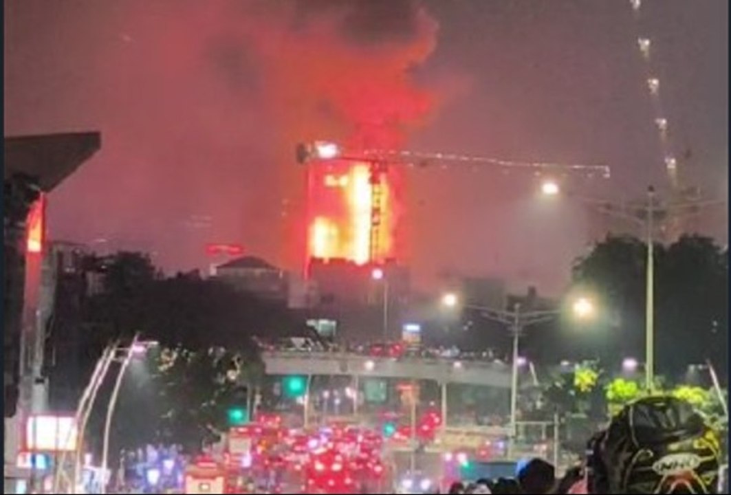Kebakaran Landa Gedung Bapenda DKI Jakarta