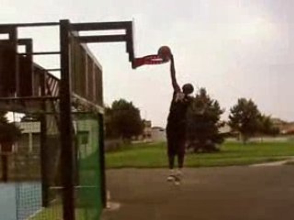 Dunk d'un pote
