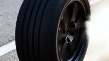 POR QUE TODO PNEU É PRETO_