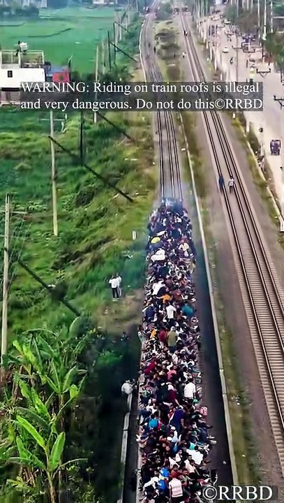 😱 It's like a human train! 🚂👥