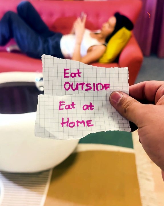 Eat inside or outside 🤔🤣