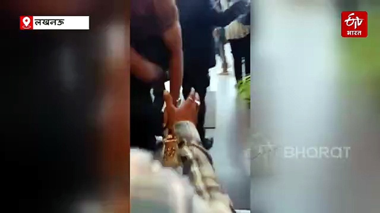 लखनऊ: फीनिक्स मॉल में सनी देओल-प्रीति जिंटा के इवेंट में हादसा, भीड़ के धक्का-मुक्की में युवक ऊंचाई से गिरा
