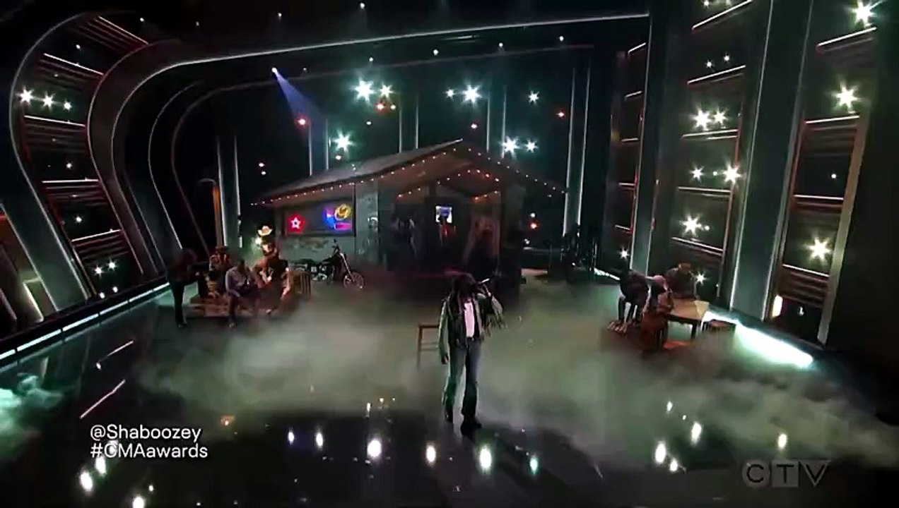 Highway / A Bar Song (Tipsy) - Shaboozey (live)