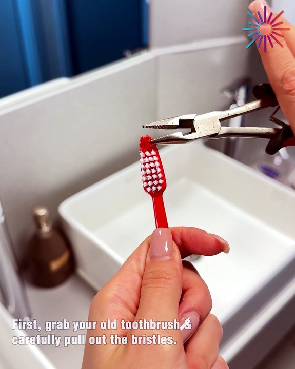 Who knew a toothbrush could hold towels? ♻️🧼