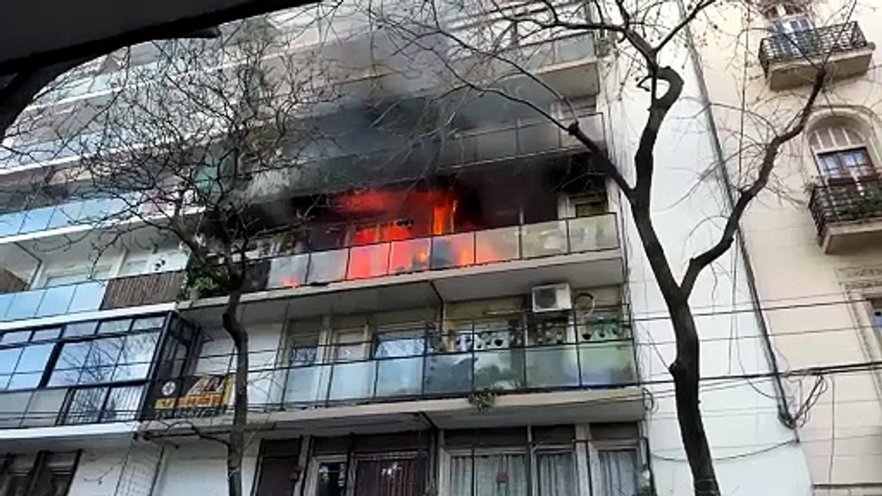 Se incendió un edificio lindero al domicilio de Cristina Kirchner en Constitución