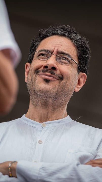 Iván Cepeda desconoce la legitimidad de De la Espriella durante mitin en Barranquilla