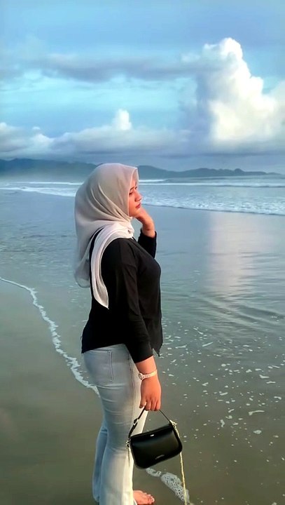 Suasana di laut saat sore hari