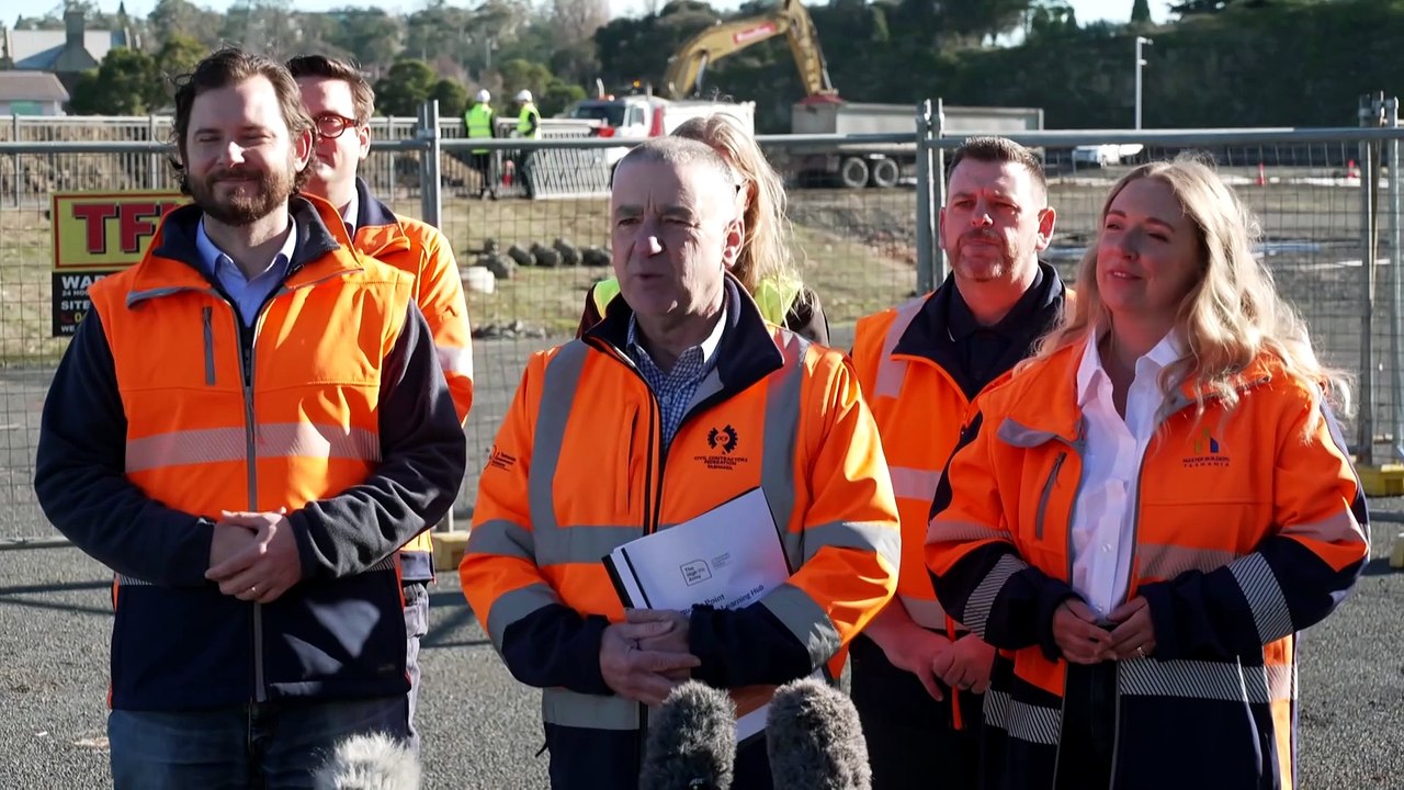 Construction groups looking to make controversial stadium build a learning opportunity for young Tasmanians