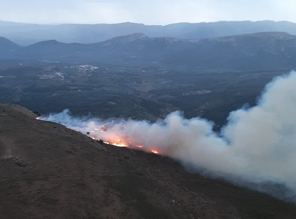 Cinco incendios en Castellón obligan a confinar a unas mil personas