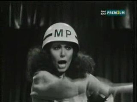 Loredana Bertè - Bambole Non C'è Una Lira