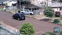 Sinal internacional de socorro ajuda vítimas de violência doméstica a pedir ajuda de forma discreta
