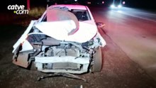 Batida entre HB20 e EcoSport deixa veículos danificados na PR-317, em Toledo