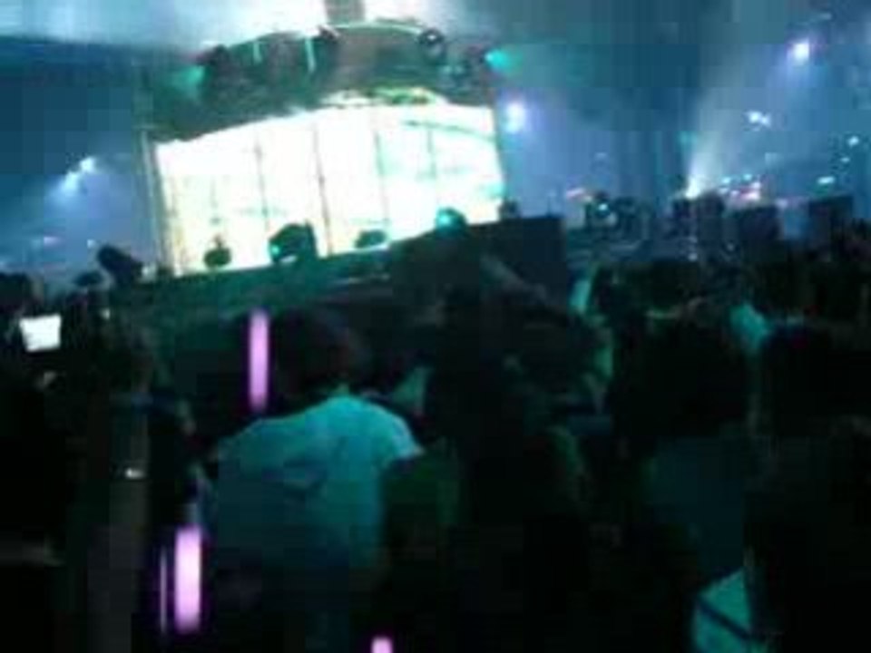TIESTO @ UNIGHTED DEBUT DE DELIRIUM