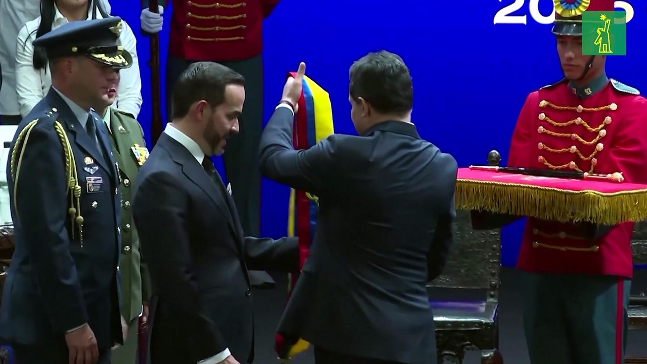 Derechista De la Espriella jura como nuevo presidente de Colombia