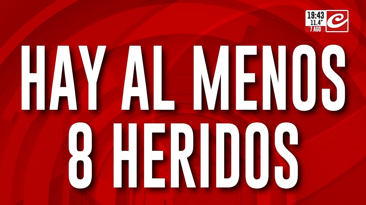 ¡Desastre en La Boca! Chocaron un tren y un colectivo a metros de La Bombonera