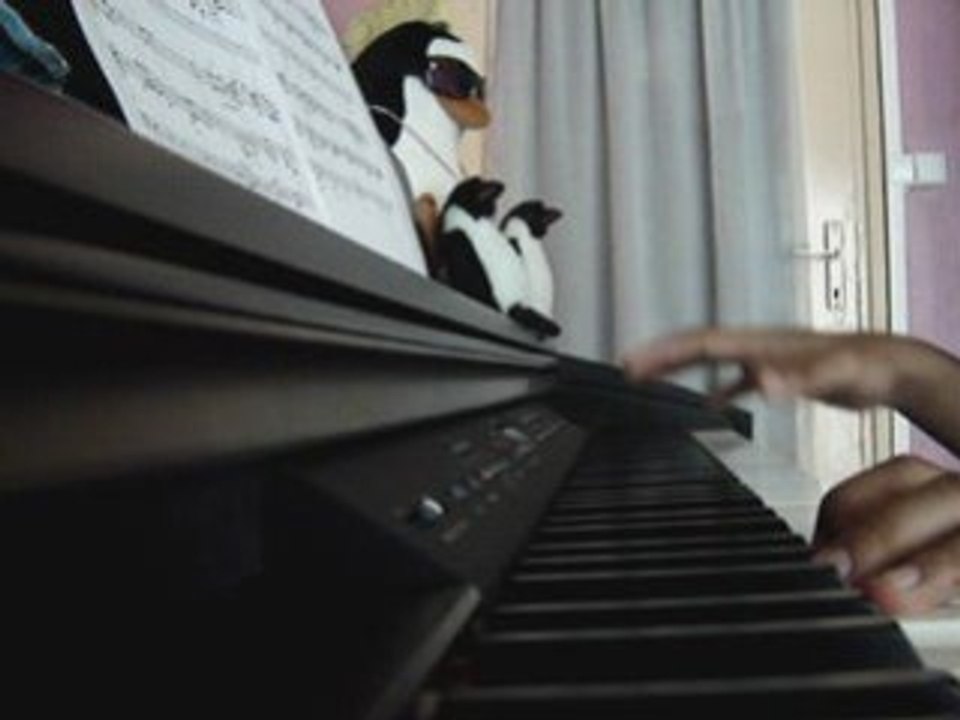 Sadness and sorrow au piano par vinoth93