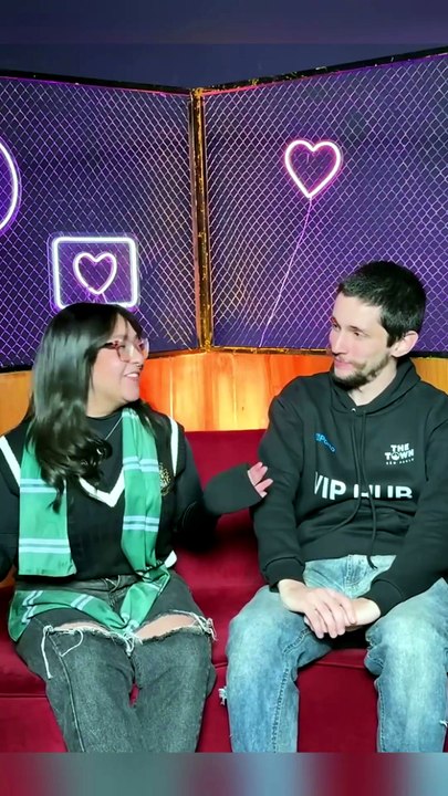 Professor de Jogos pra Crianças na Rodada Romântica (Mentira)