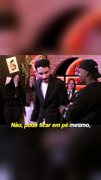 Toque da Borboleta: massagem em pé que deixou todo mundo arrepiado | Técnica + humor