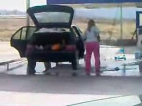 La Femme De Régis Au Lavage Auto