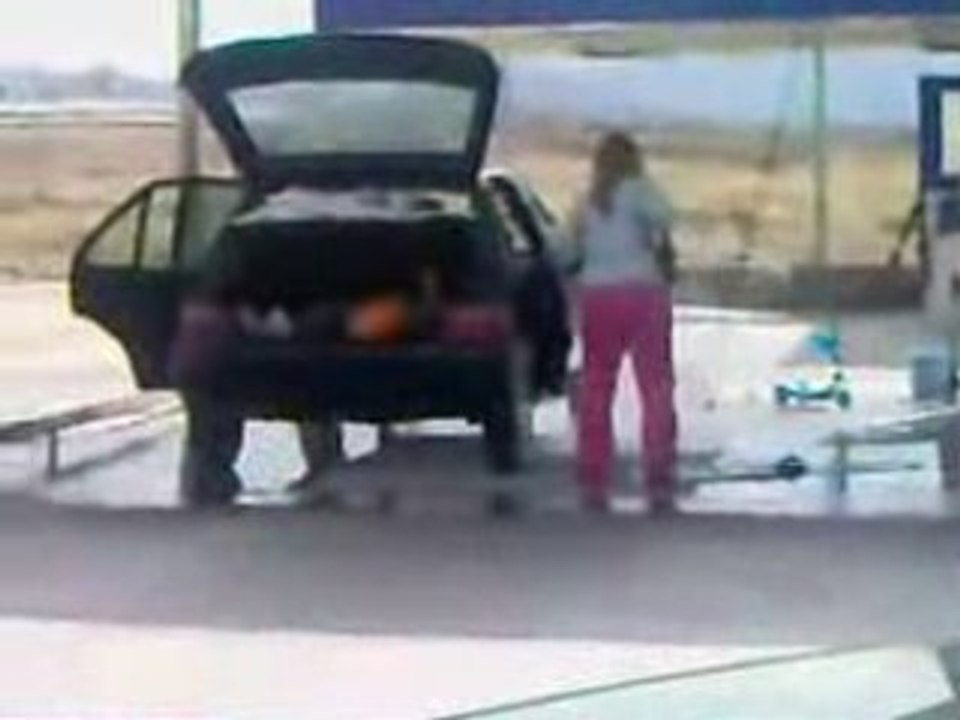 La Femme De Régis Au Lavage Auto