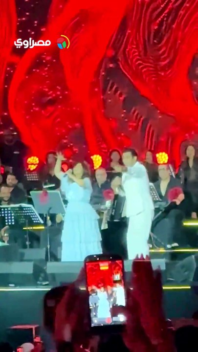 «إحنا بشاوات».. محمود الليثي وشيرين عبد الوهاب يشعلان الأجواء في الساحل