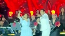 «إحنا بشاوات».. محمود الليثي وشيرين عبد الوهاب يشعلان الأجواء في الساح#يلا ساحلل
